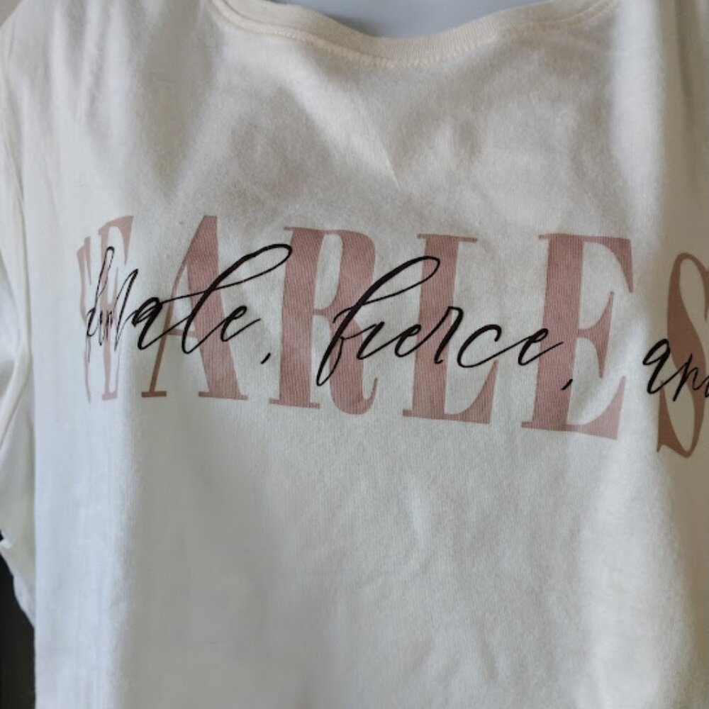 Lovely short sleeve graphic tee in a size XXL
